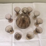 Liqueur glass Brown and gold edging and 9 small glasses Decanter's vintage liquor