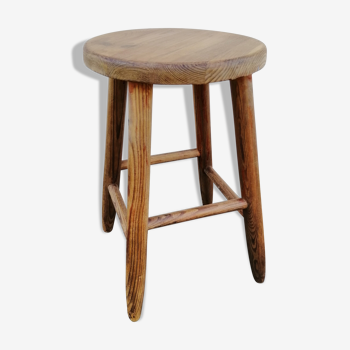 Tabouret de style brutaliste