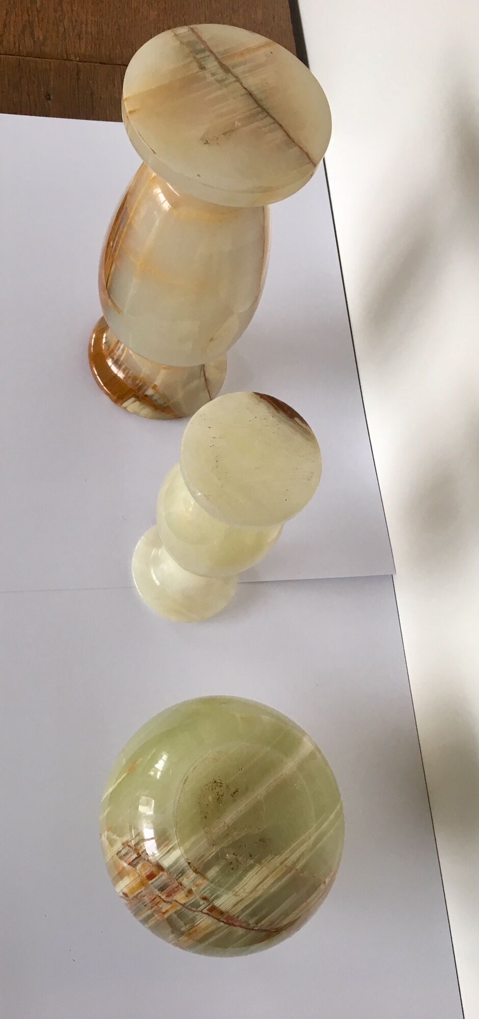 Pot and soliflores in onyx marble