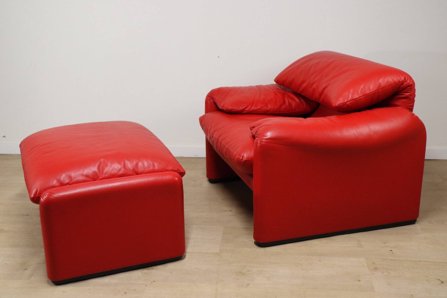 Maralunga armchair and ottoman by Vico Magistretti for Cassina