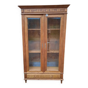Vitrine en noyer 1900