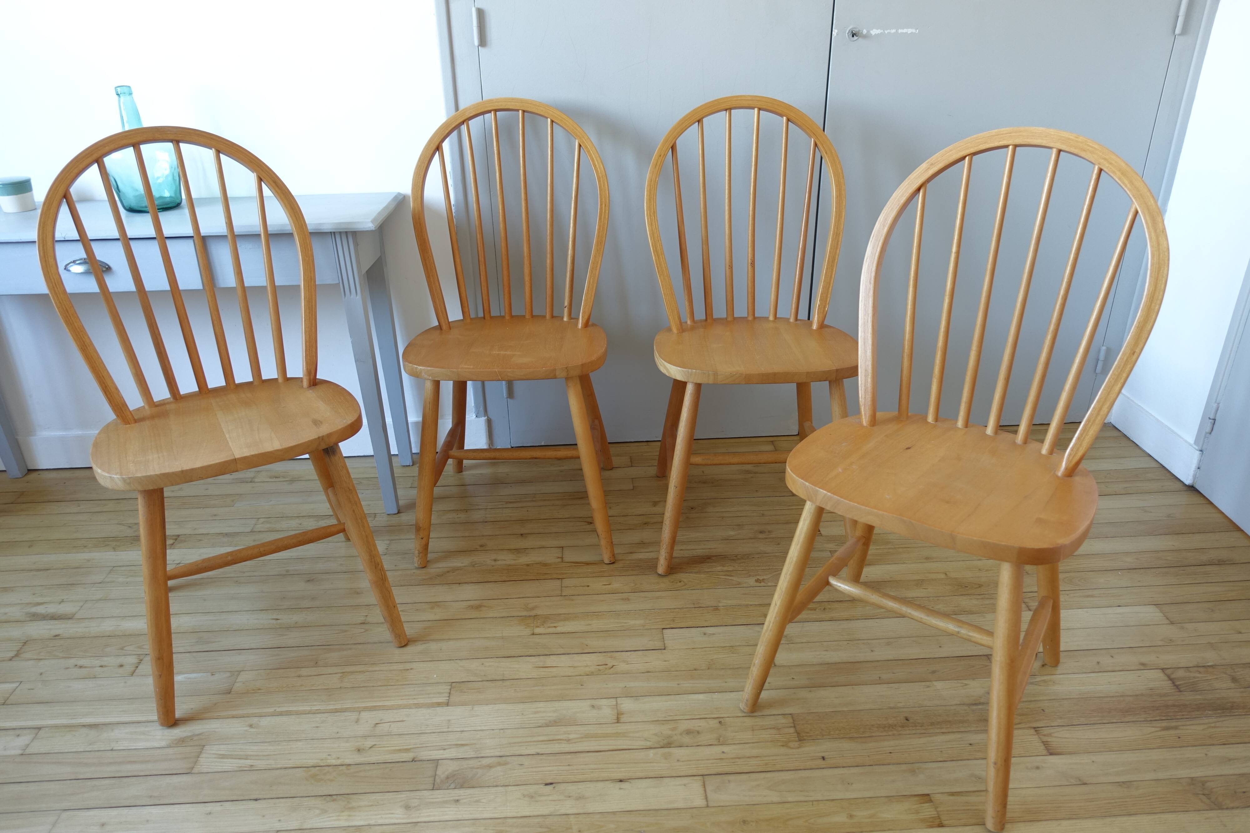 4 Scandinavian Windsor chairs in solid beech 1970s