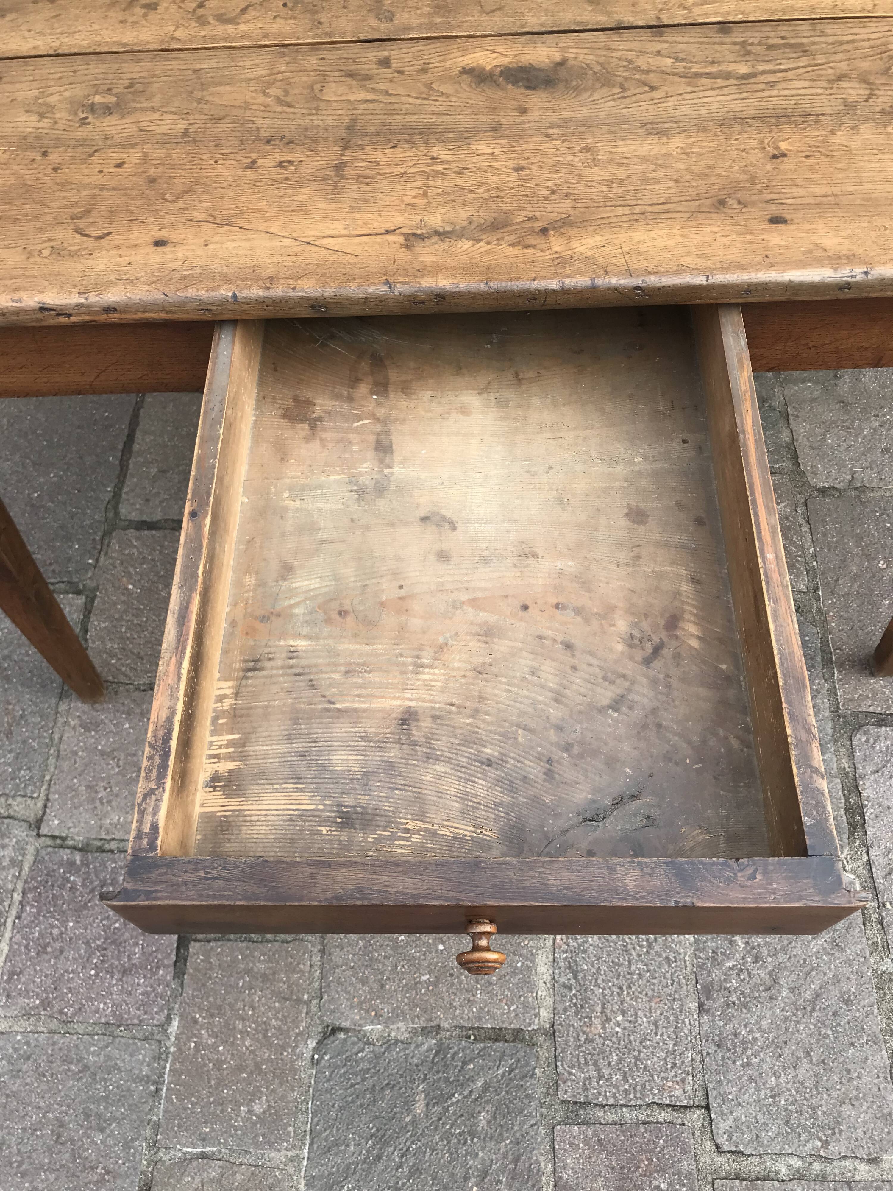 Farm table
