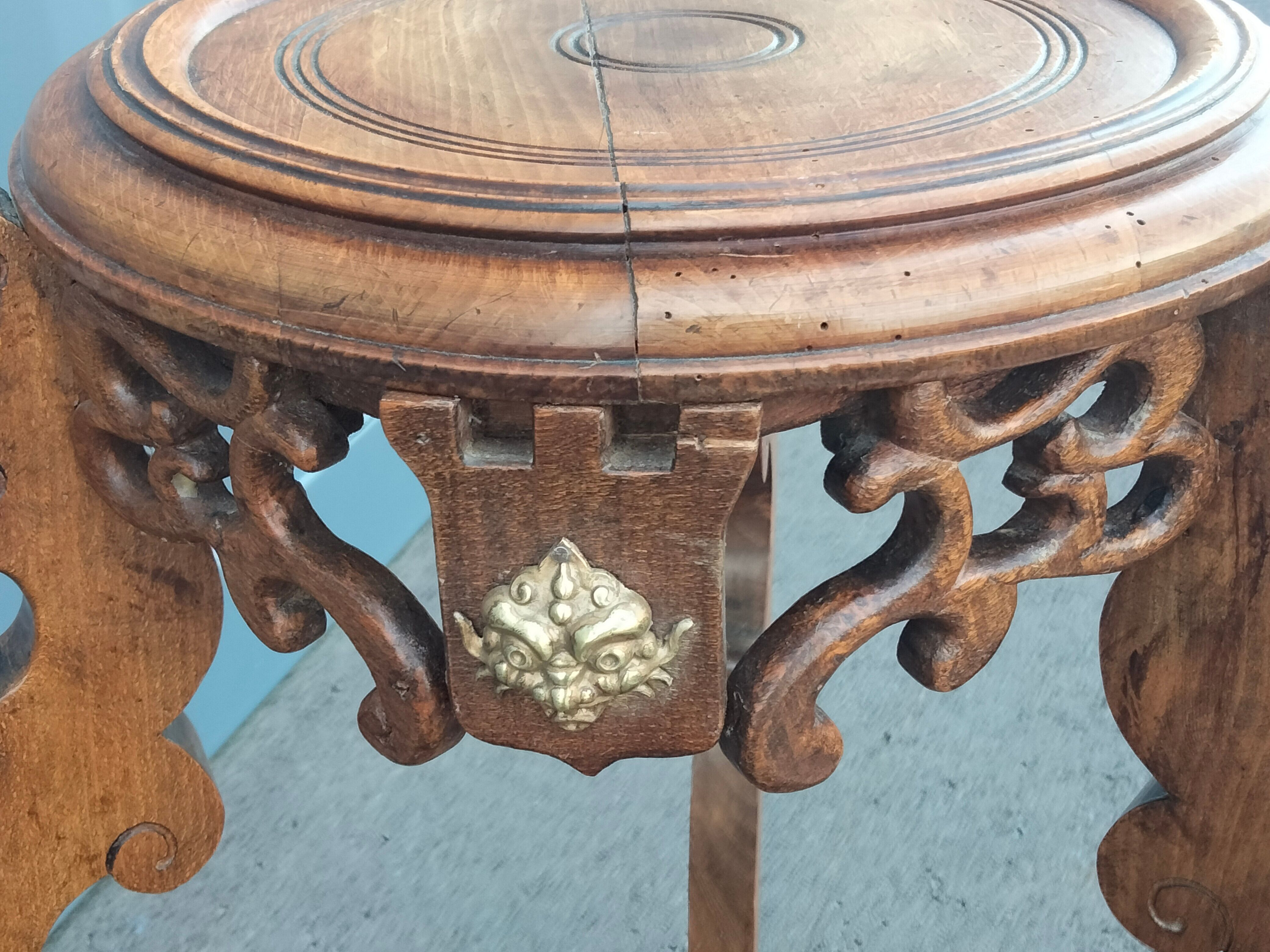 Pedestal table in old natural wood late nineteenth century