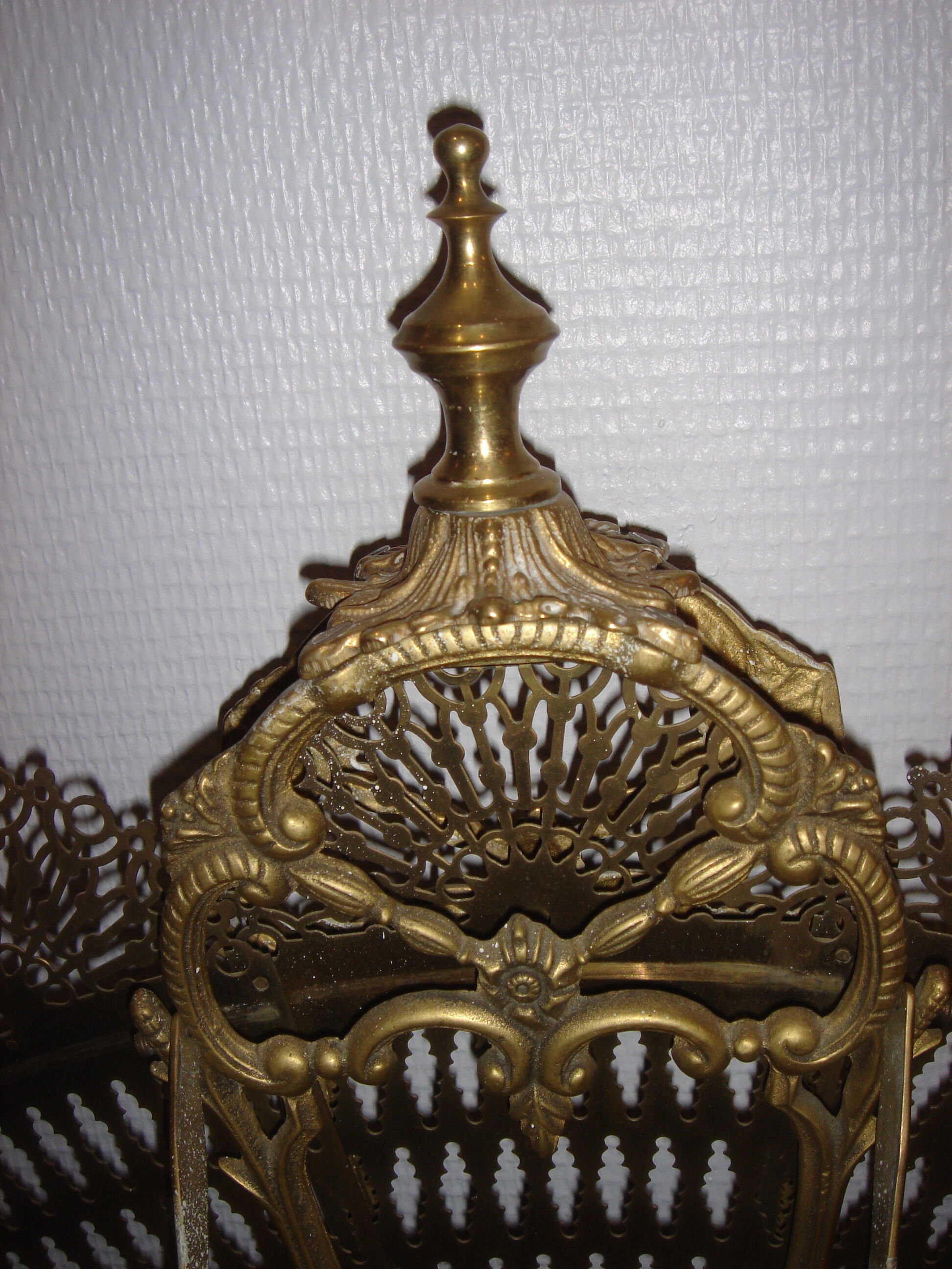 Firewall brass Louis XVI model Peacock tail (peacock)