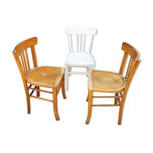 lot de trois chaises de bistrot