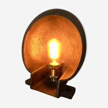 Cast-iron table lamp