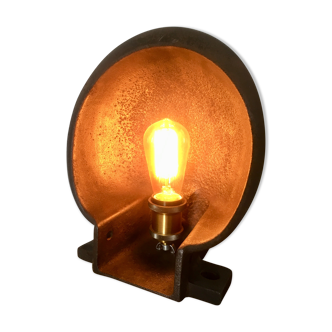 Cast-iron table lamp