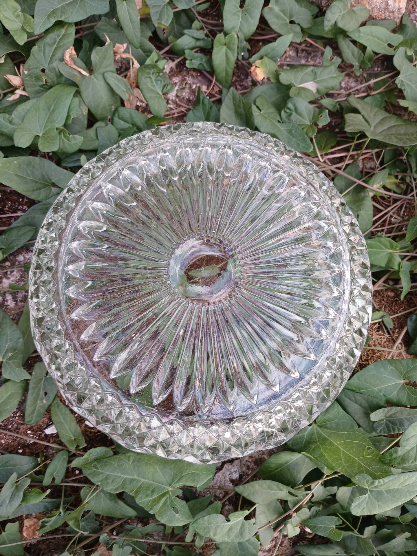 Saladier vintage en verre taillé 