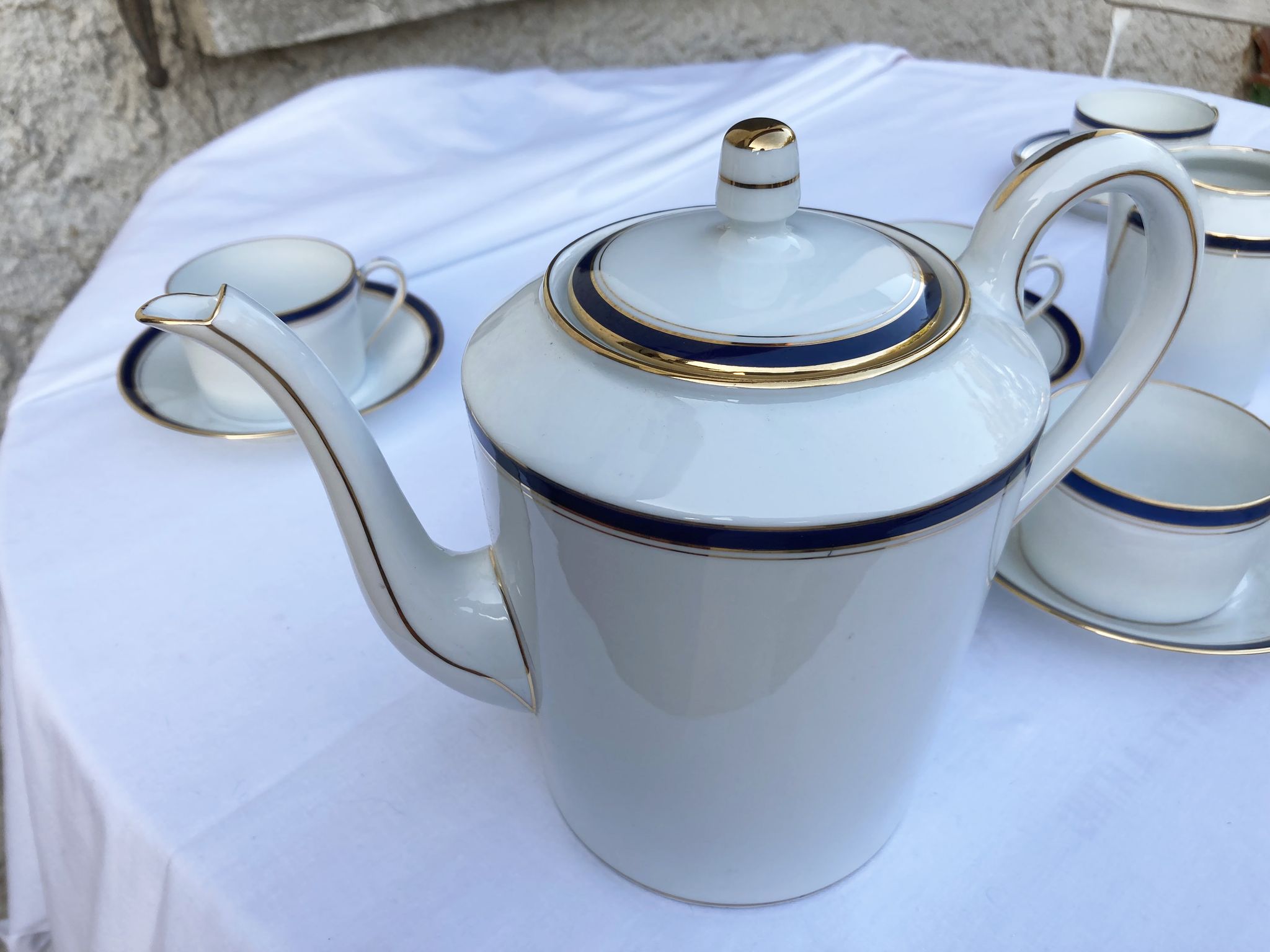 Haviland tea service in white limoges porcelain with navy blue net and gold model embassy