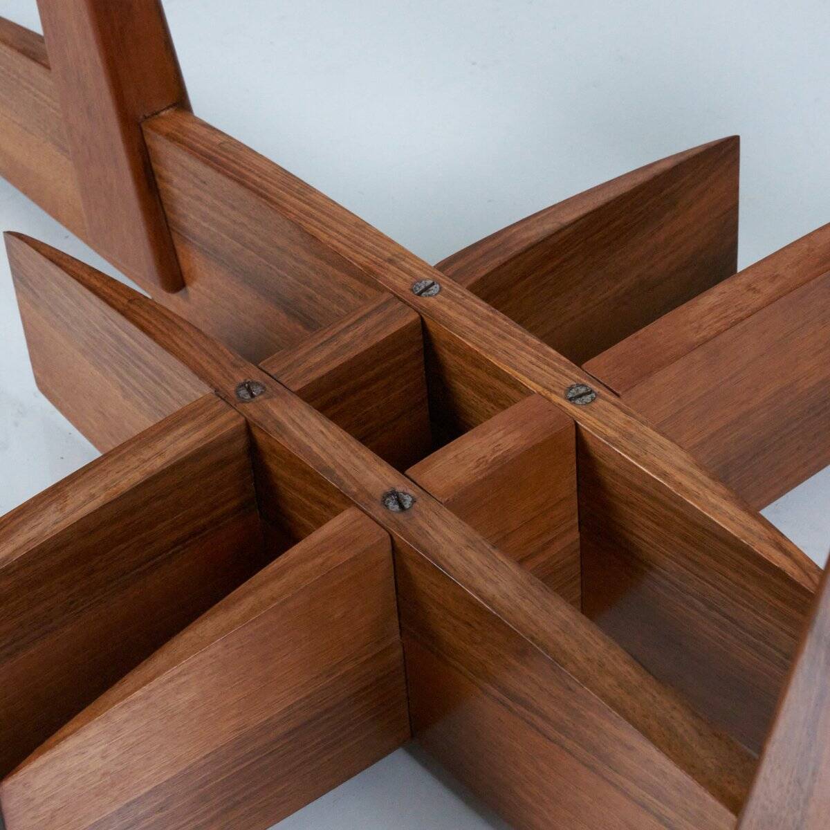 Table basse géométrique par Gio Ponti pour Giordano Chiesa, années 1950.