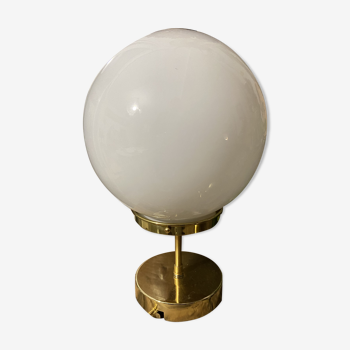 Opaline lay lamp