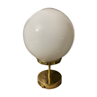 Opaline lay lamp