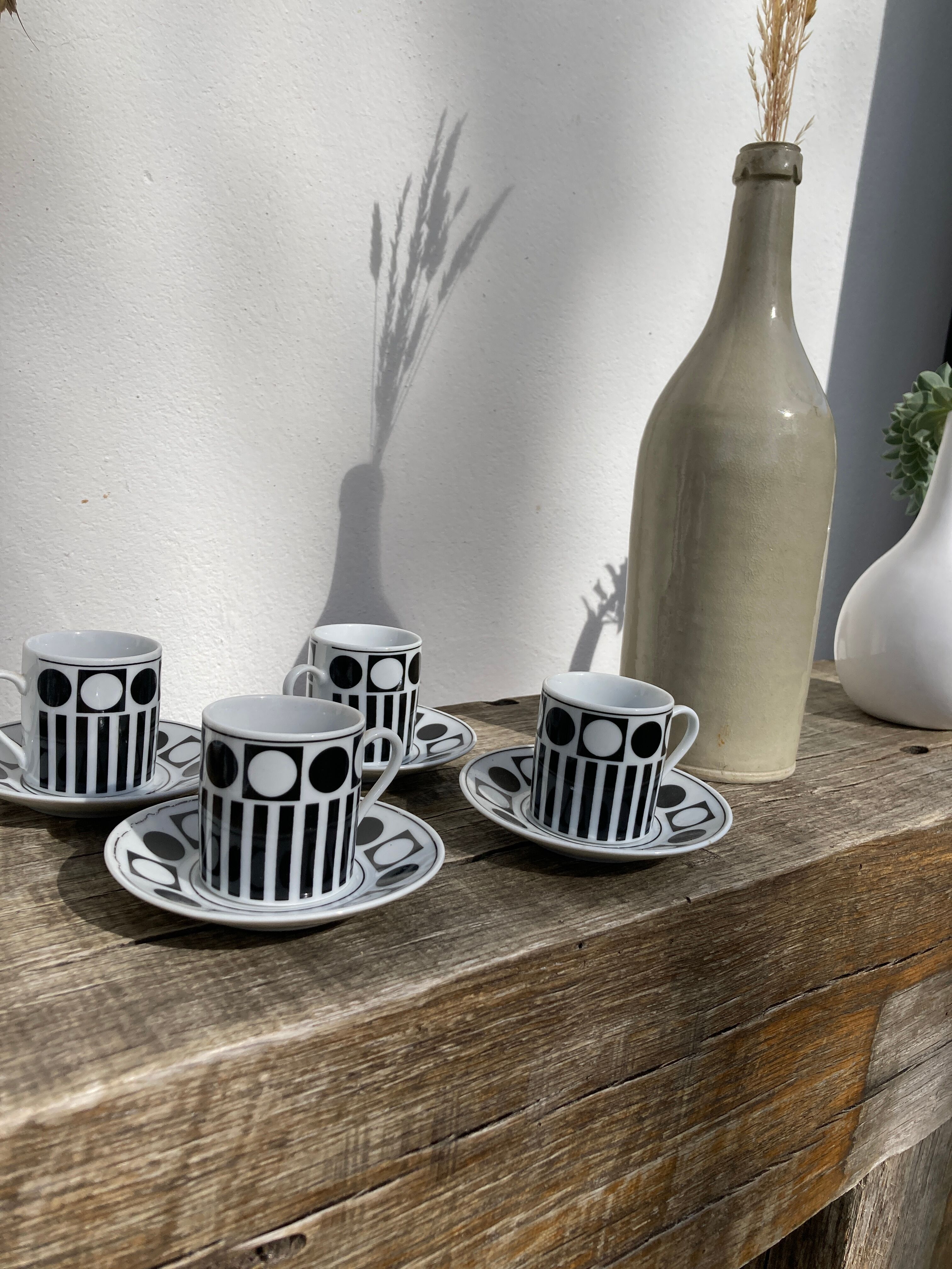 6 Vintage 90s Black and White Coffee Cups Geometric Patterns
