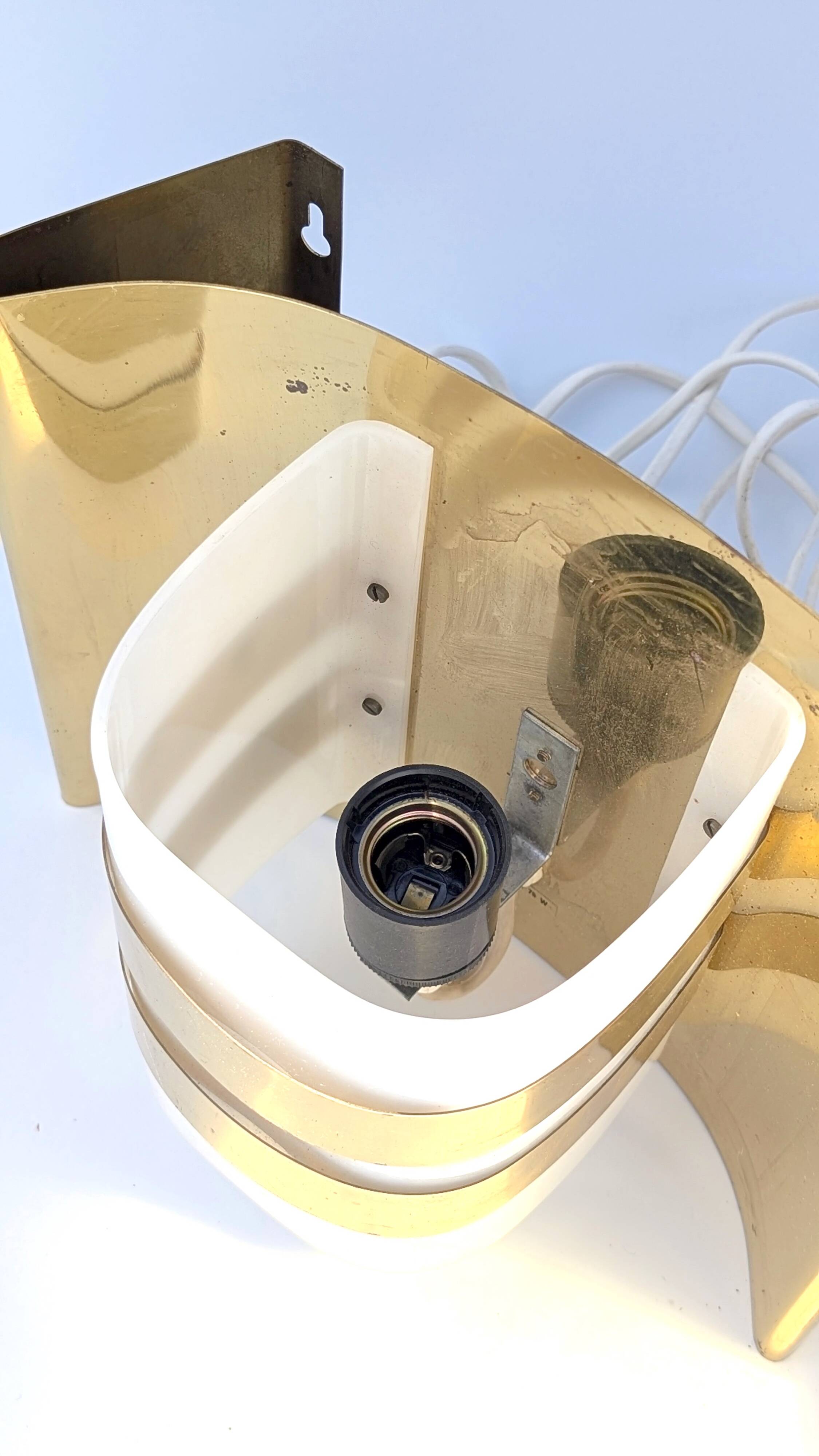 Pair of Hans-Agne Jakobsson V334/1 wall lamps in brass and opaline plastic