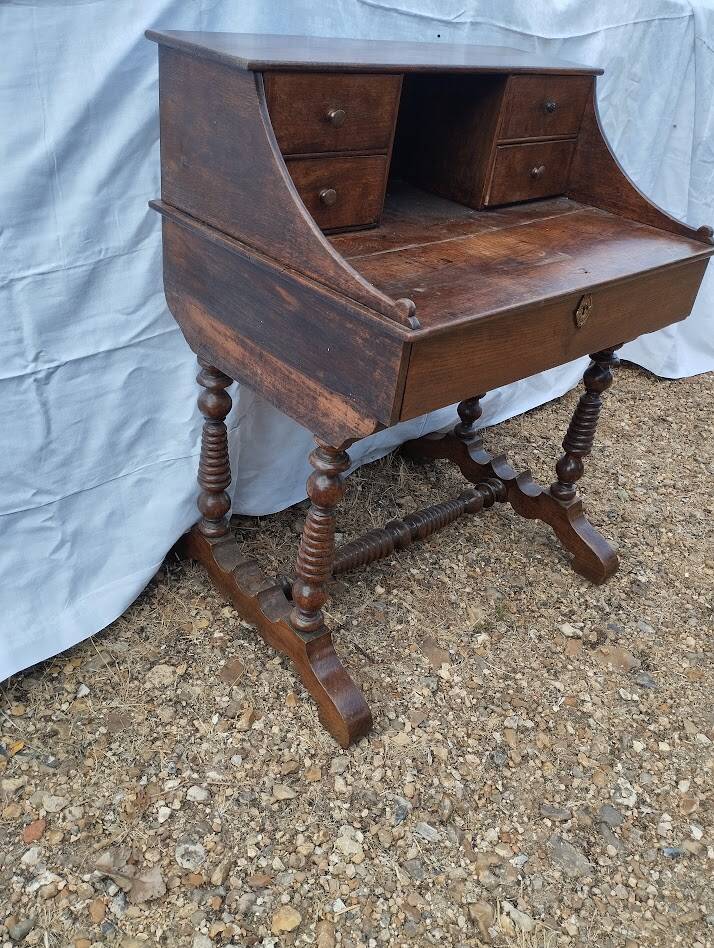 Victorian oak graduated desk – circa 1890-1910.