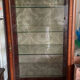 Vitrine de style Louis XVI en acajou et bronzes dorés — Fin XIXe / Déb