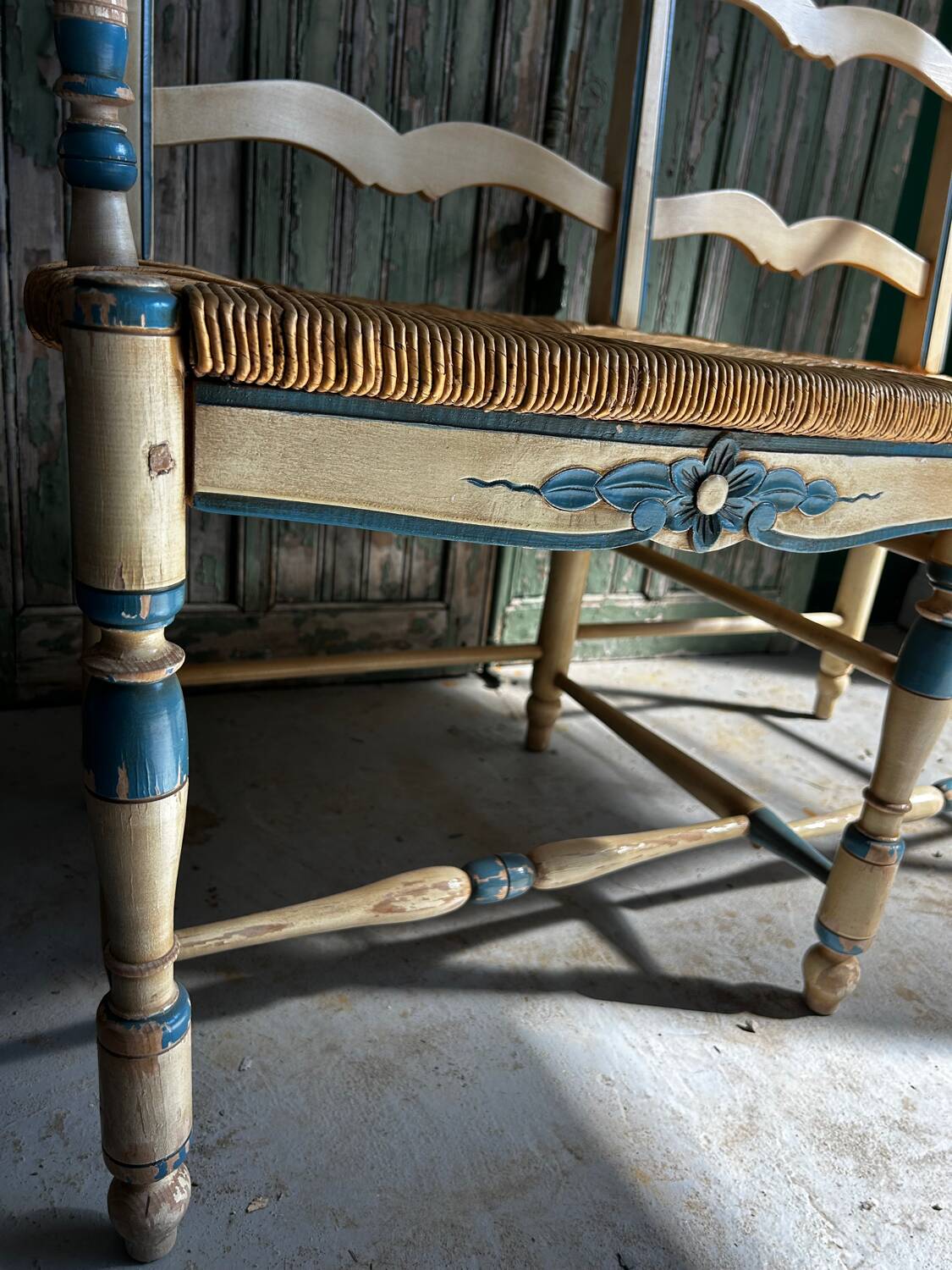 Antique hand-painted Provençal radassier – Straw seat