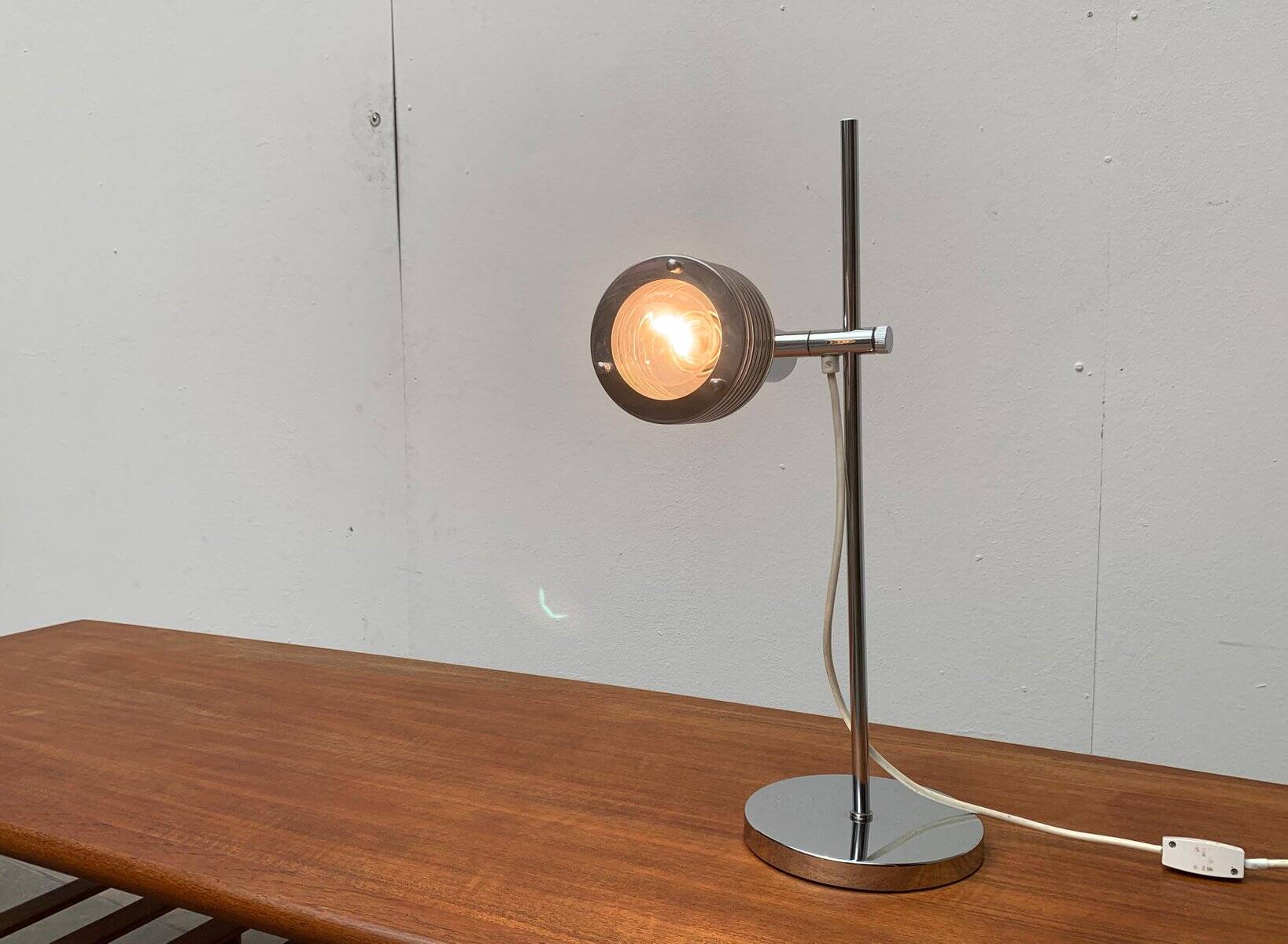 Lampe de table à lames chromées de l’ère spatiale