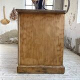 Double-sided counter with XL oak compartments