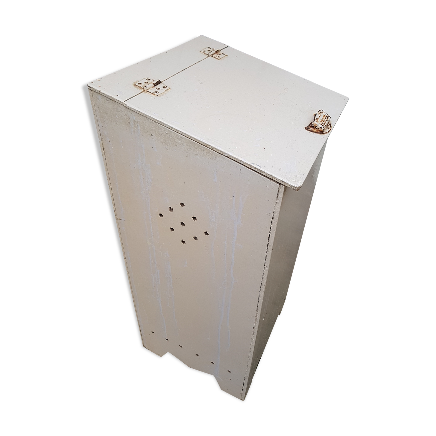 Old white patinated bakery labaznik