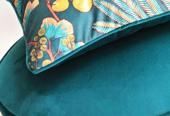 Coussin carré, velours vert fleuri