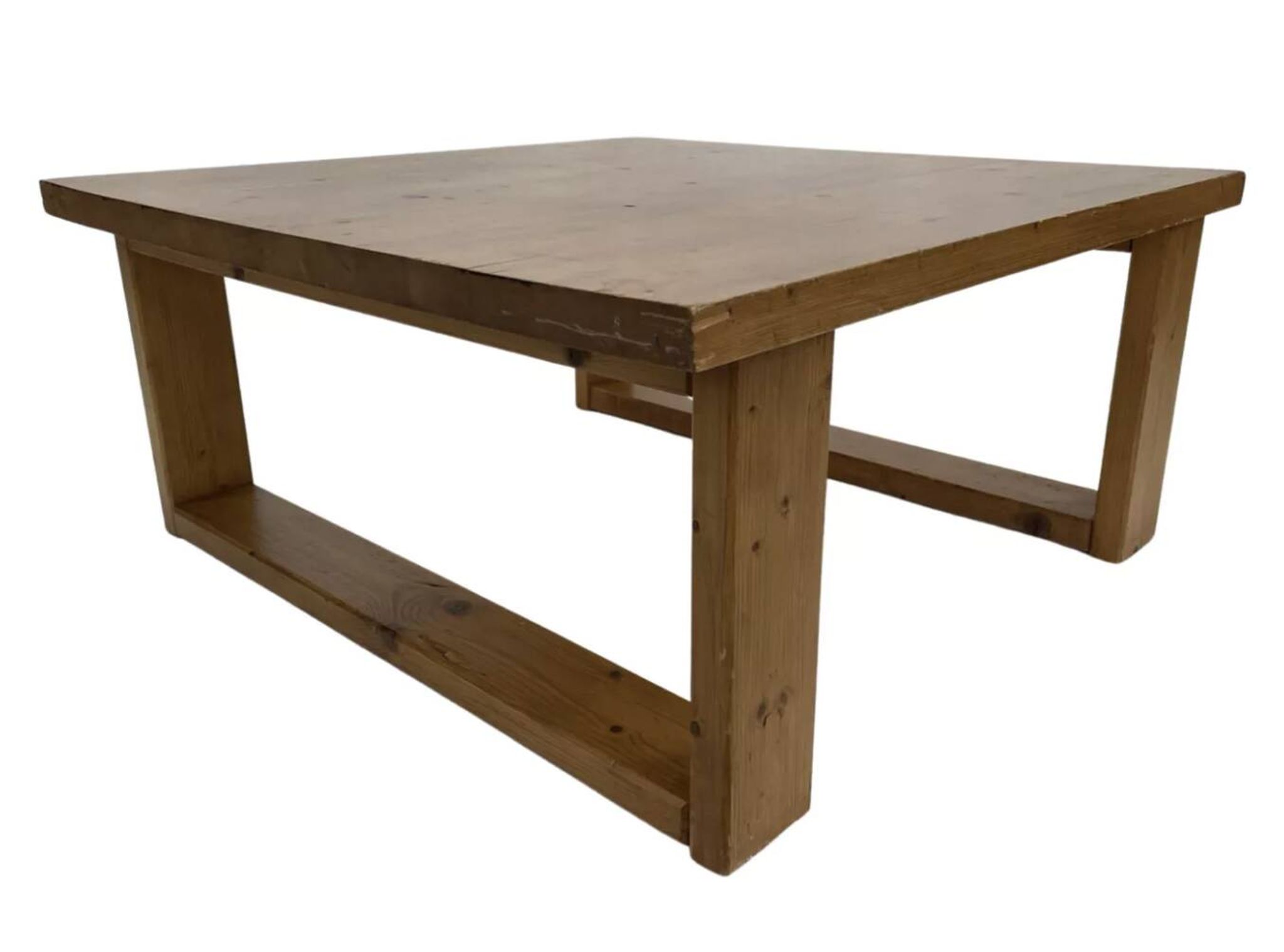 Table basse vintage en pin design minimaliste des années 1970