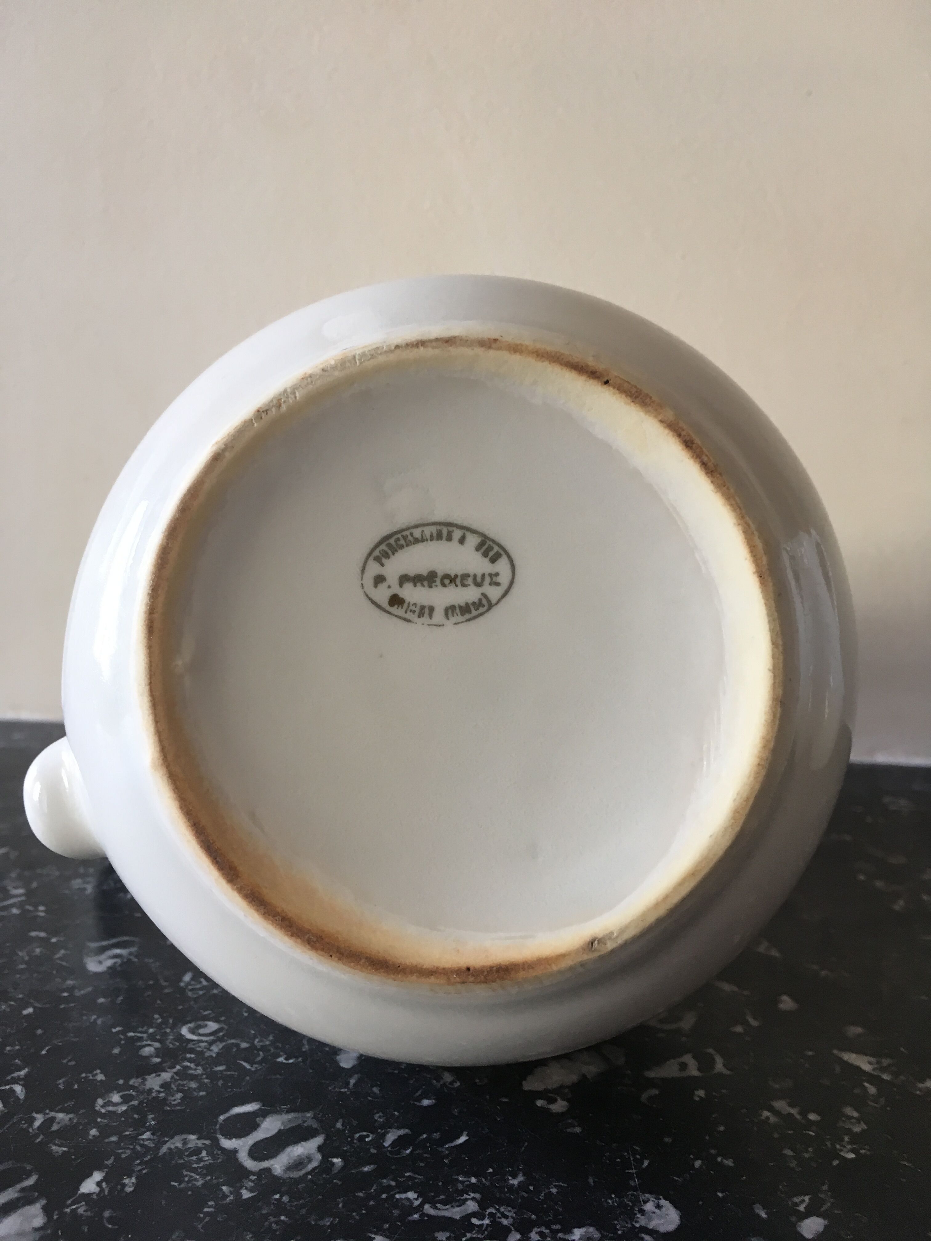 Broc in white fire porcelain with large spout