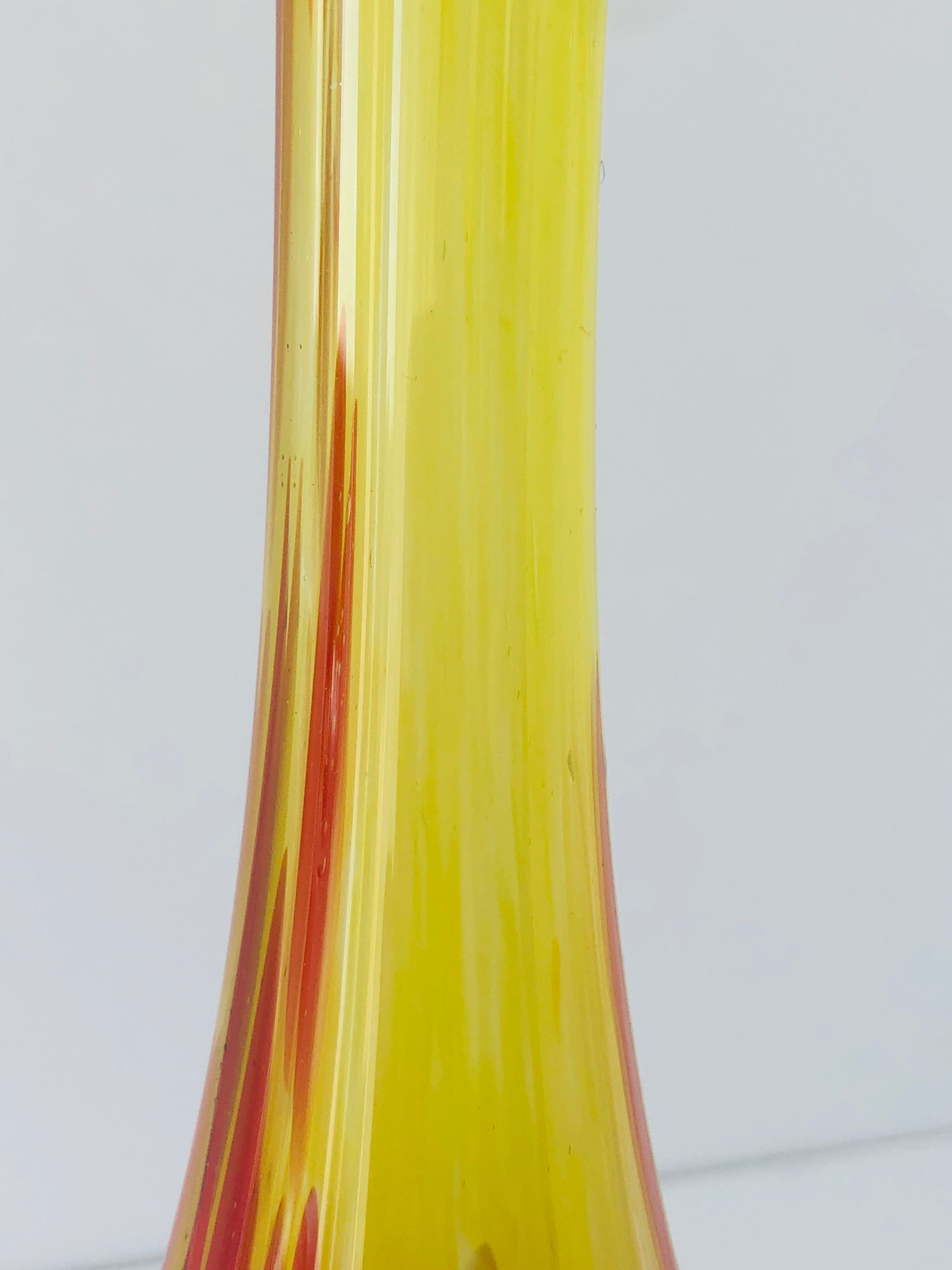 Vase soliflore vintage blown glass