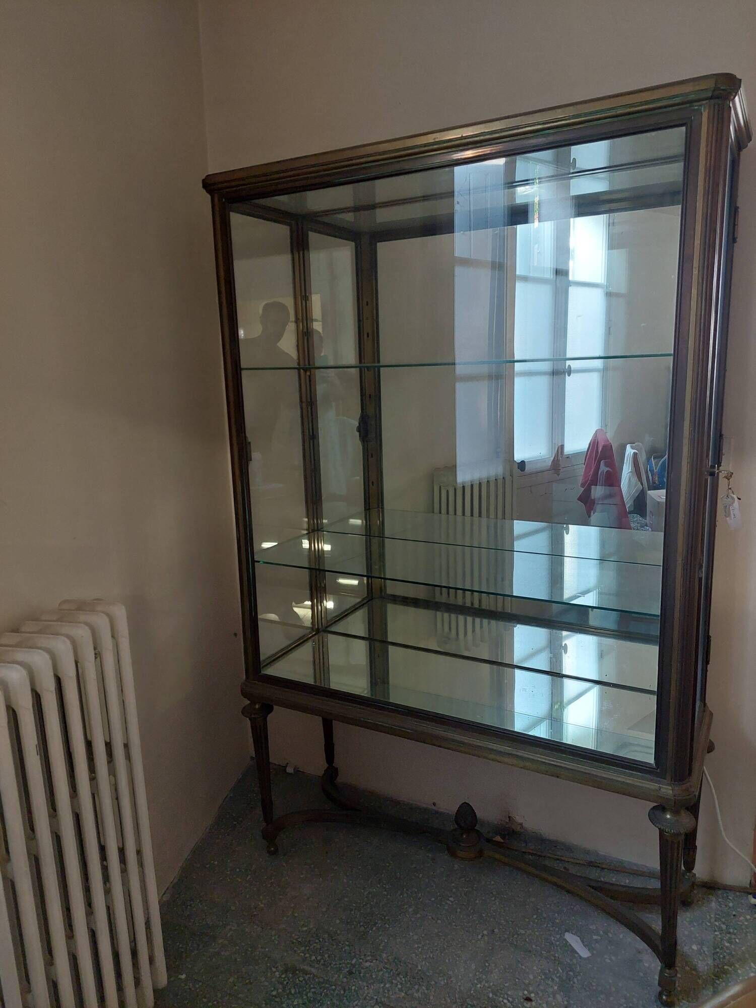 Large display cabinet in brass and glass - Louis XVI style - Early 20th century