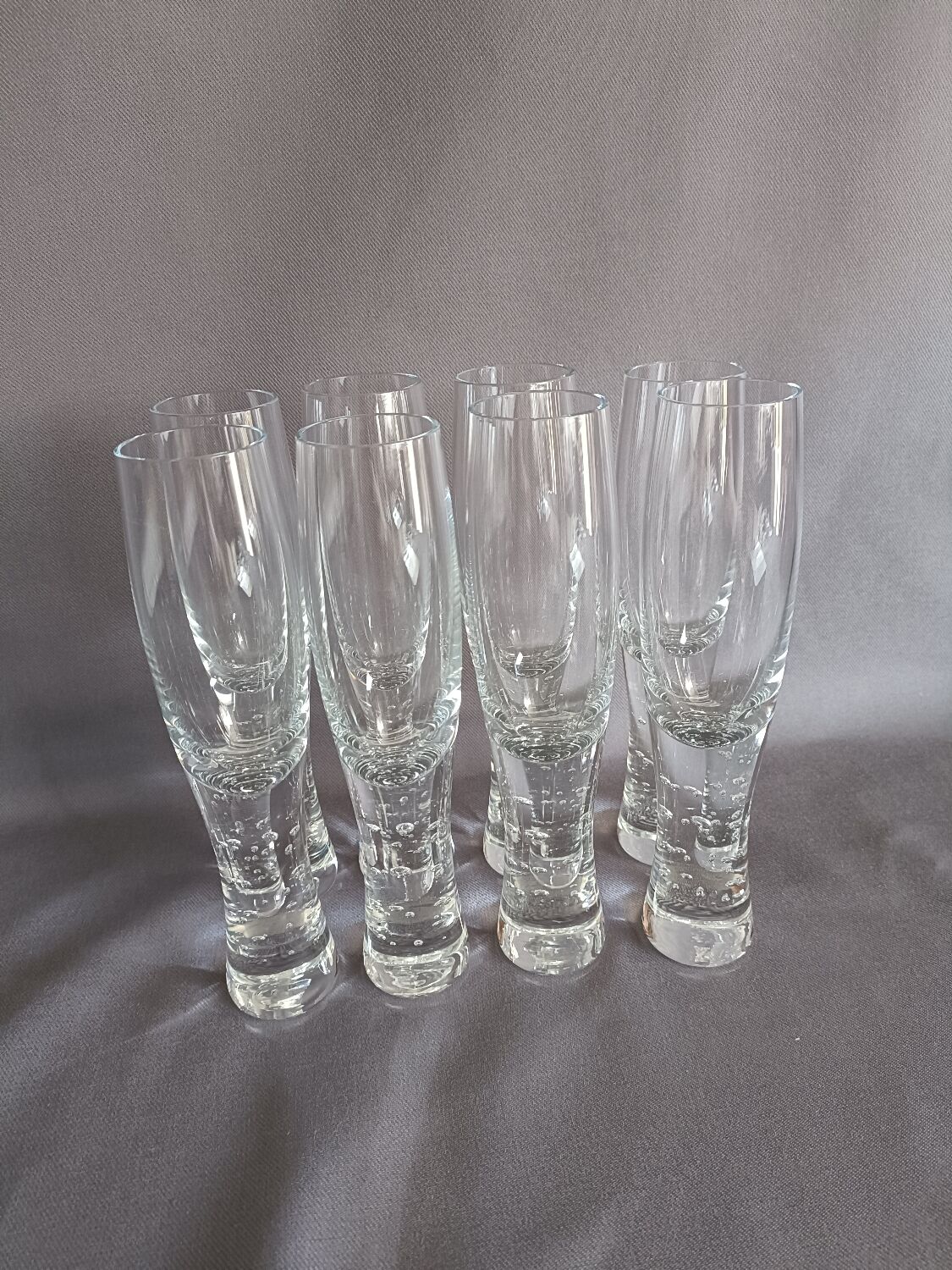 Série de 8 coupes à champagne pieds bulles