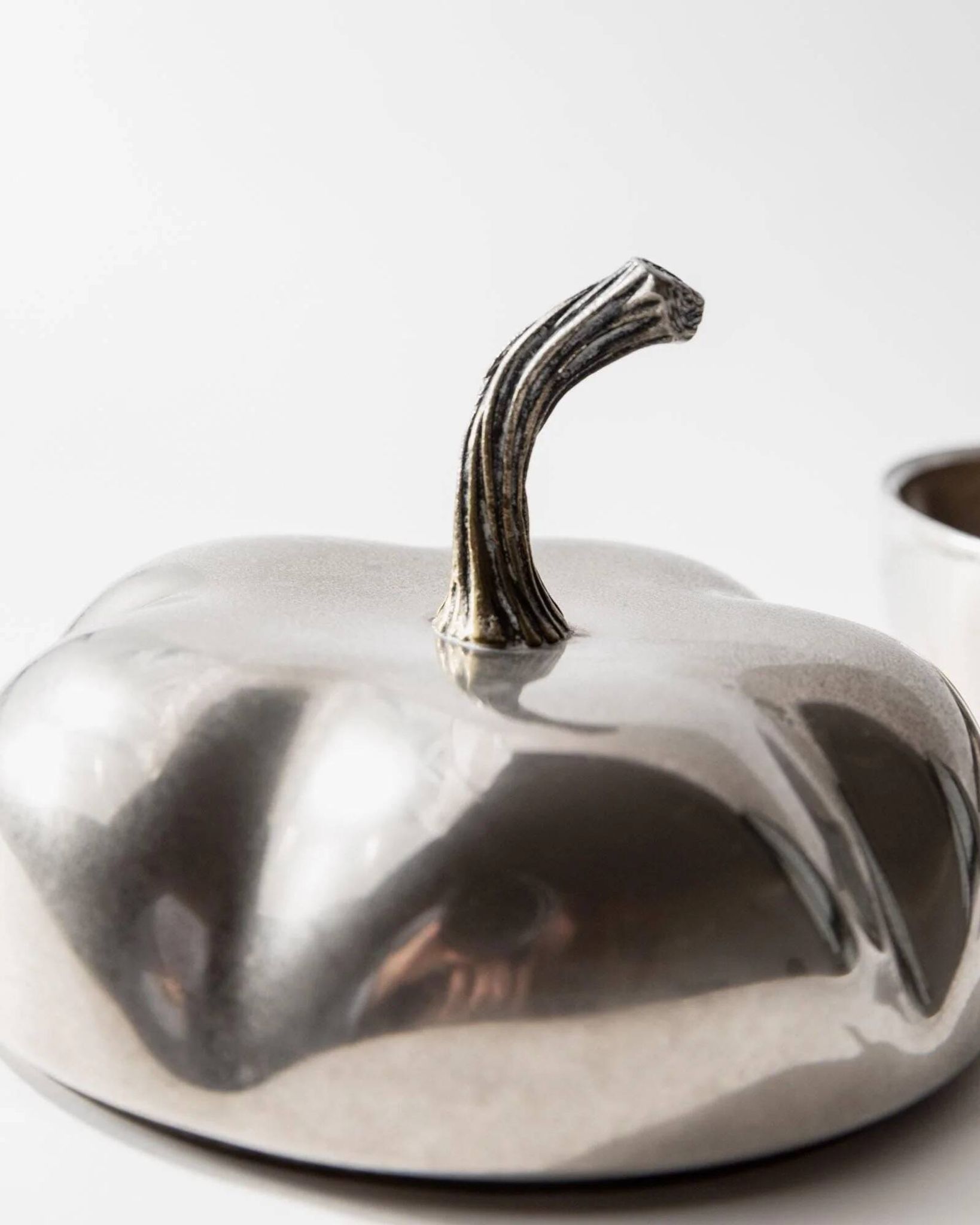 Vintage 1970s silver-plated pumpkin box with lid.