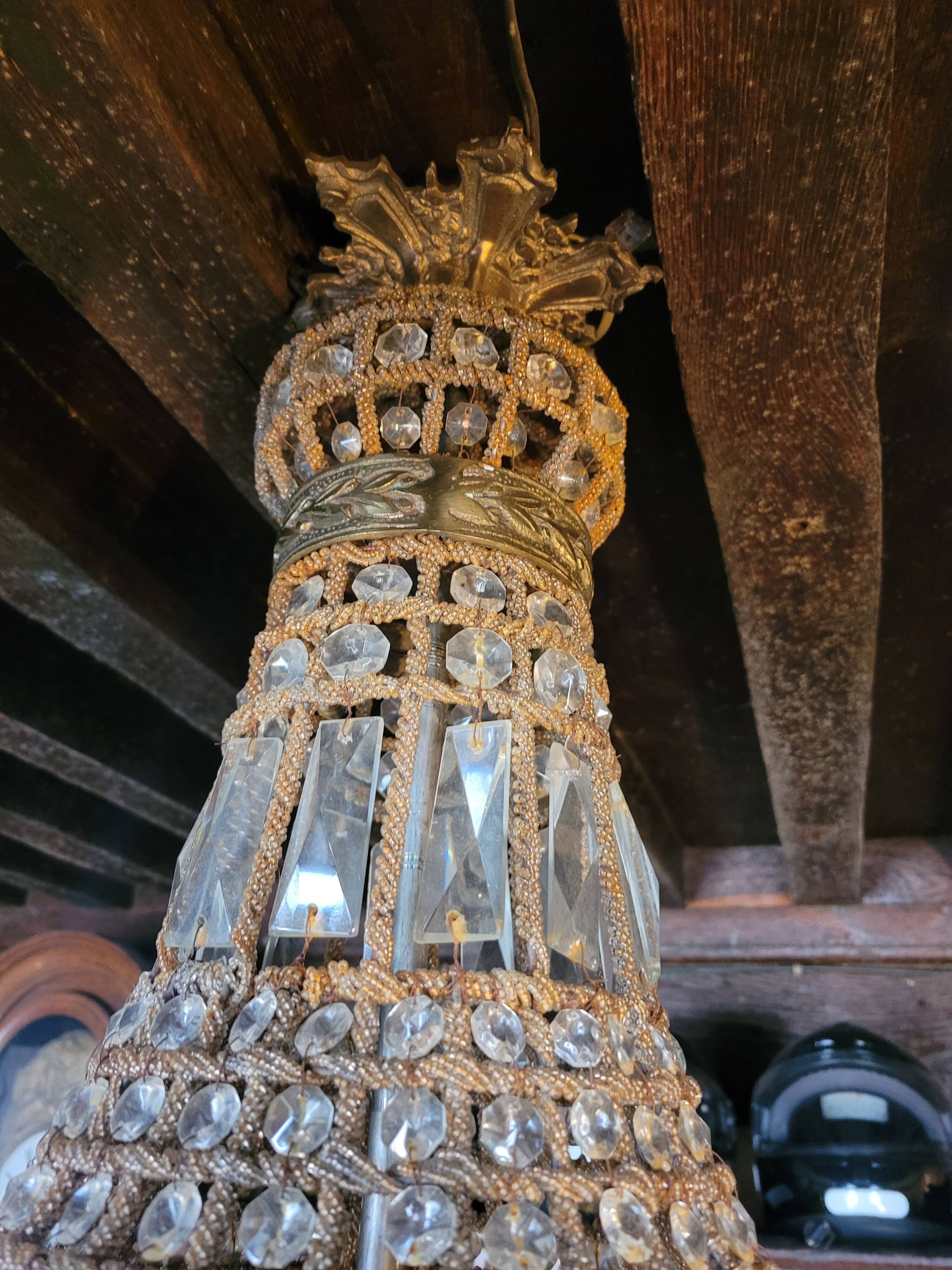 Old balloon chandelier in very good condition