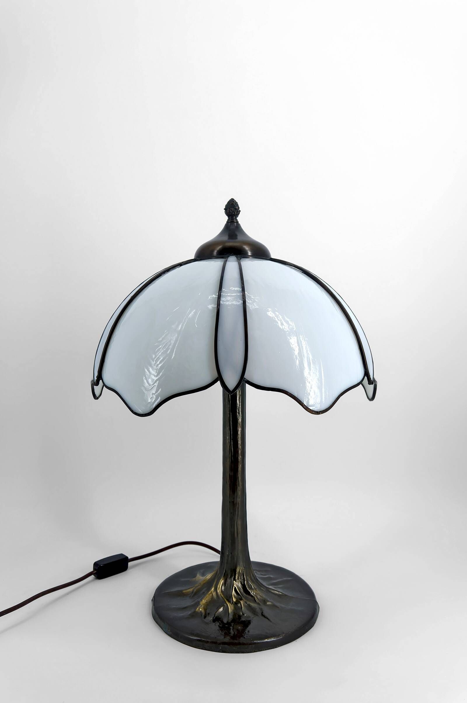 Tiffany-style table lamp – circa 1980