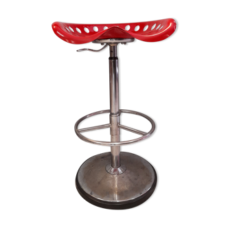 Tabouret tracteur désigné par Etienne Fermigier