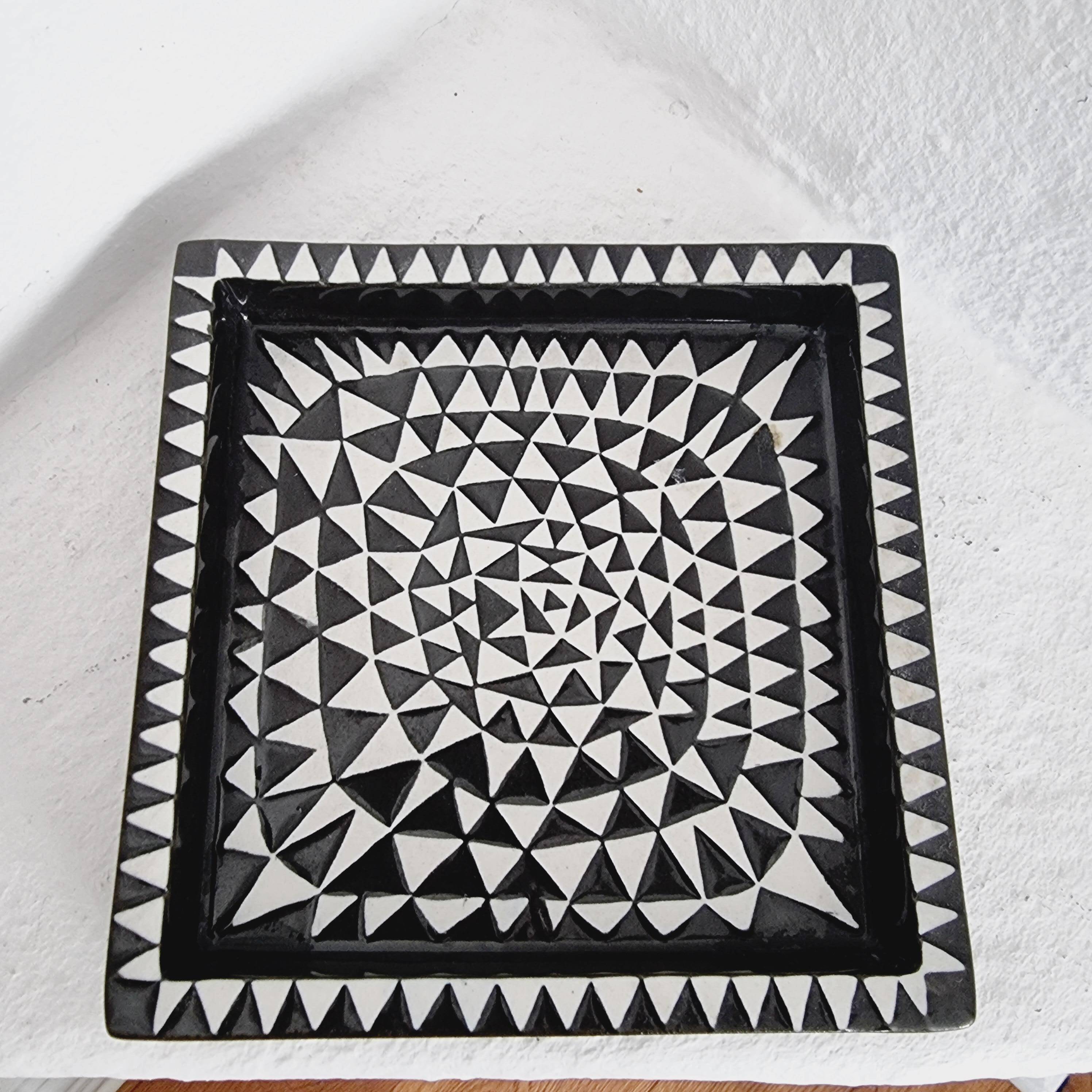 Stig Lindberg, ceramic plateau/ashtray DOMINO, Gustavsberg, Scandinavian Modern
