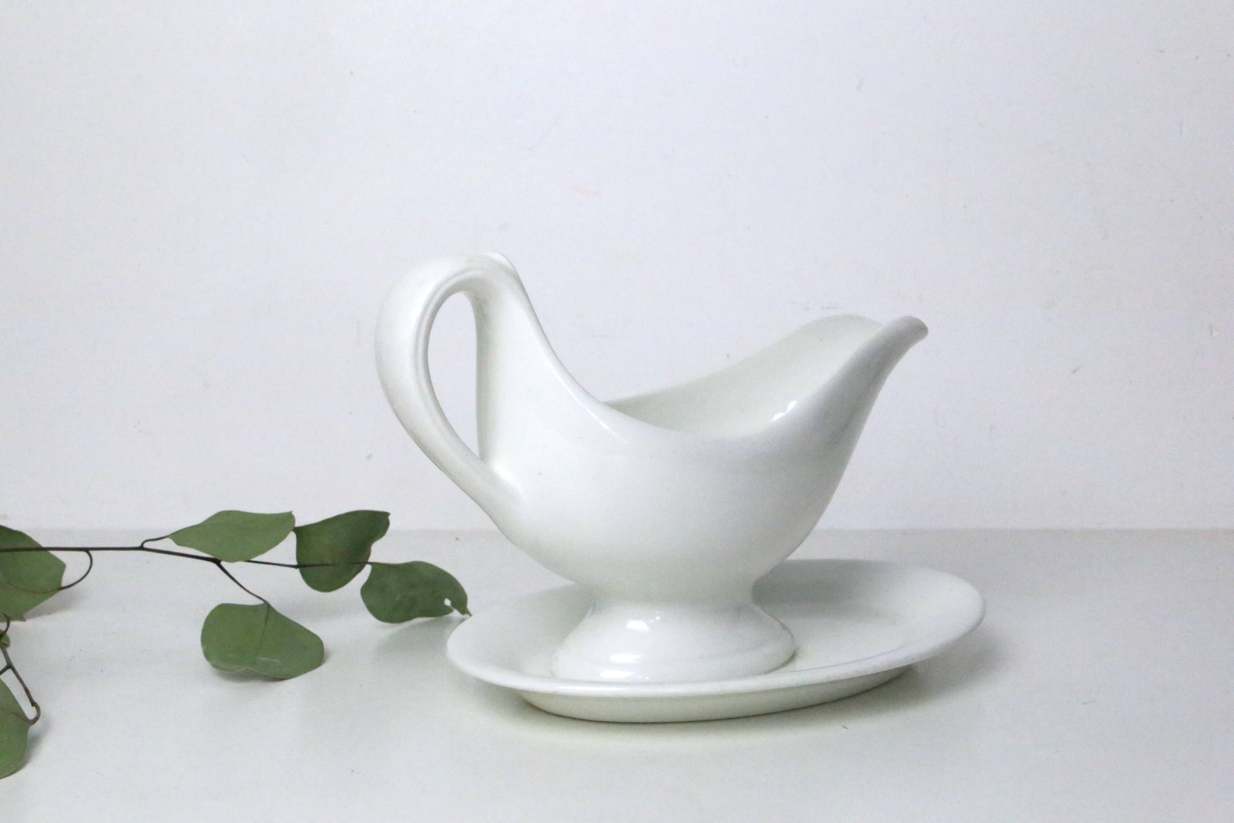 Gravy boat, Maëstrich ceramic company, made in Holland, vintage