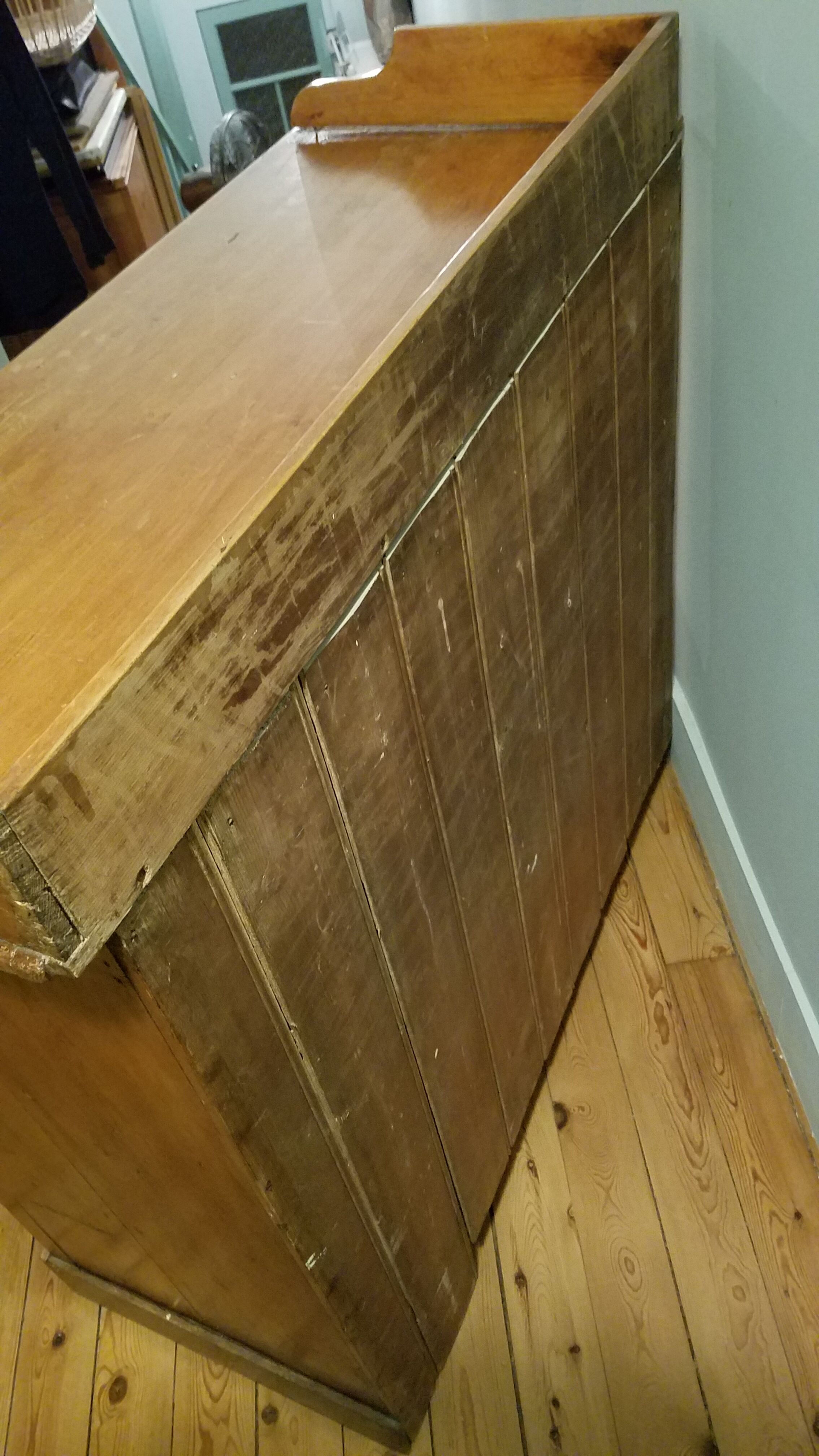 English chest of drawers nineteenth in pine