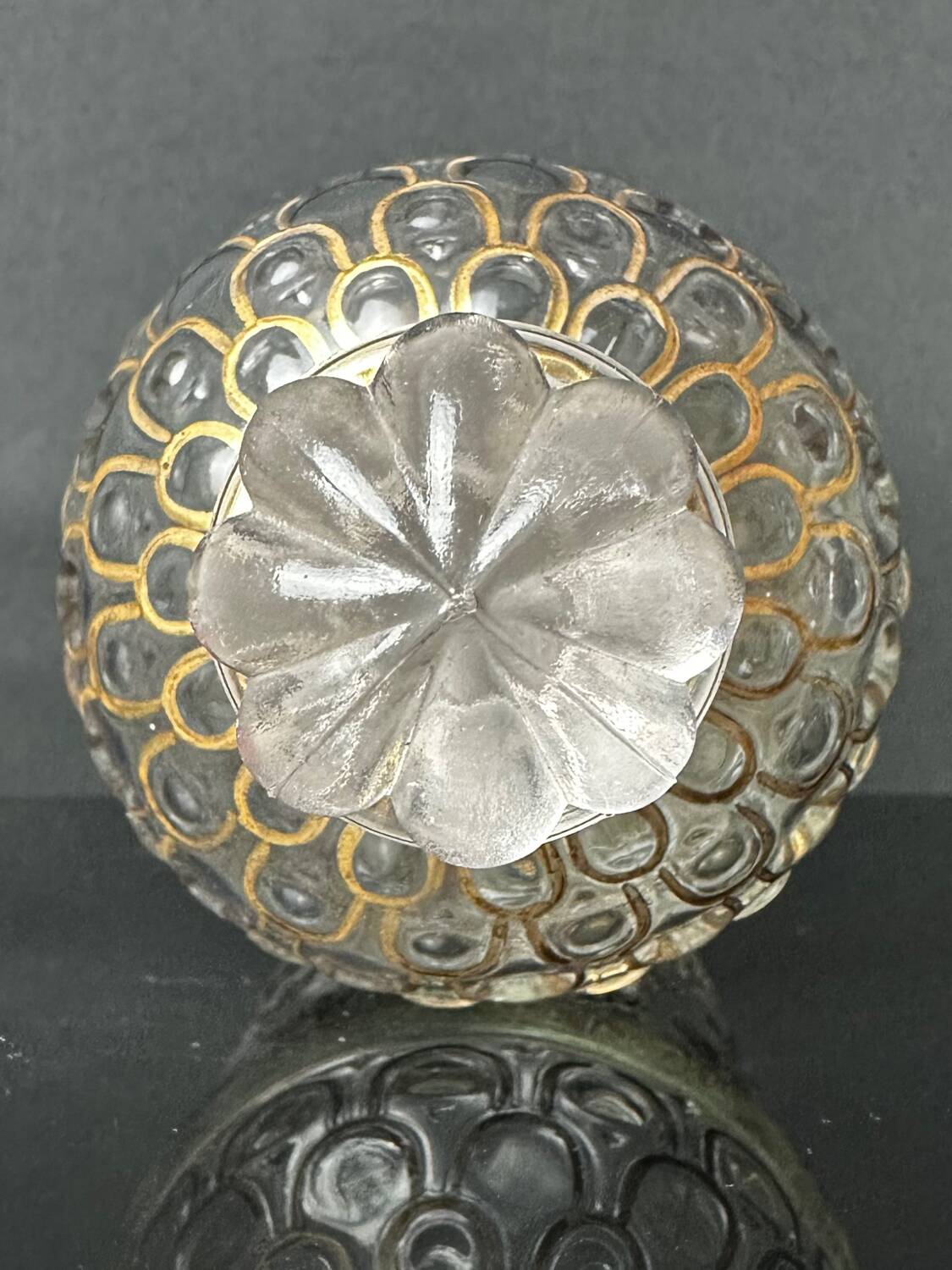 Flacon "Aux Abeilles" Guerlain en verre soufflé et dorure à l'or fin