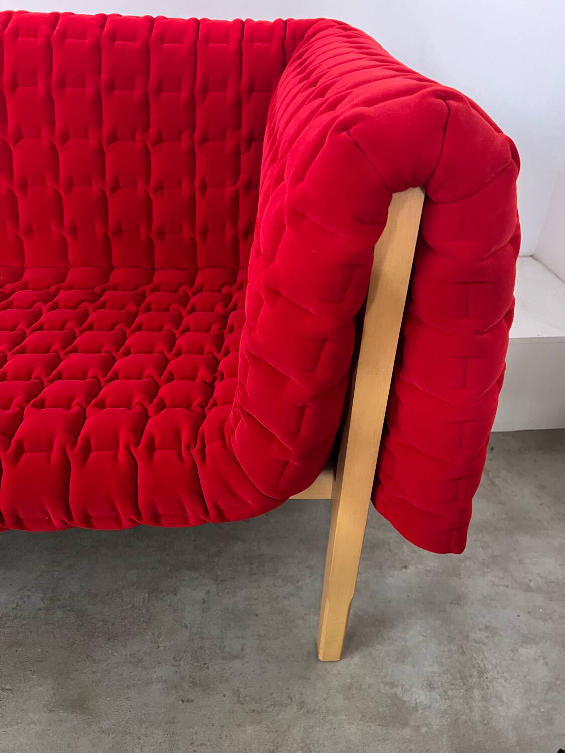 3-seater sofa Ligne Roset Ruché design Inga Sempé red alcantara