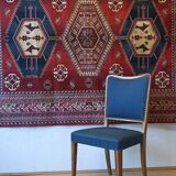 Wall rug with oriental patterns.