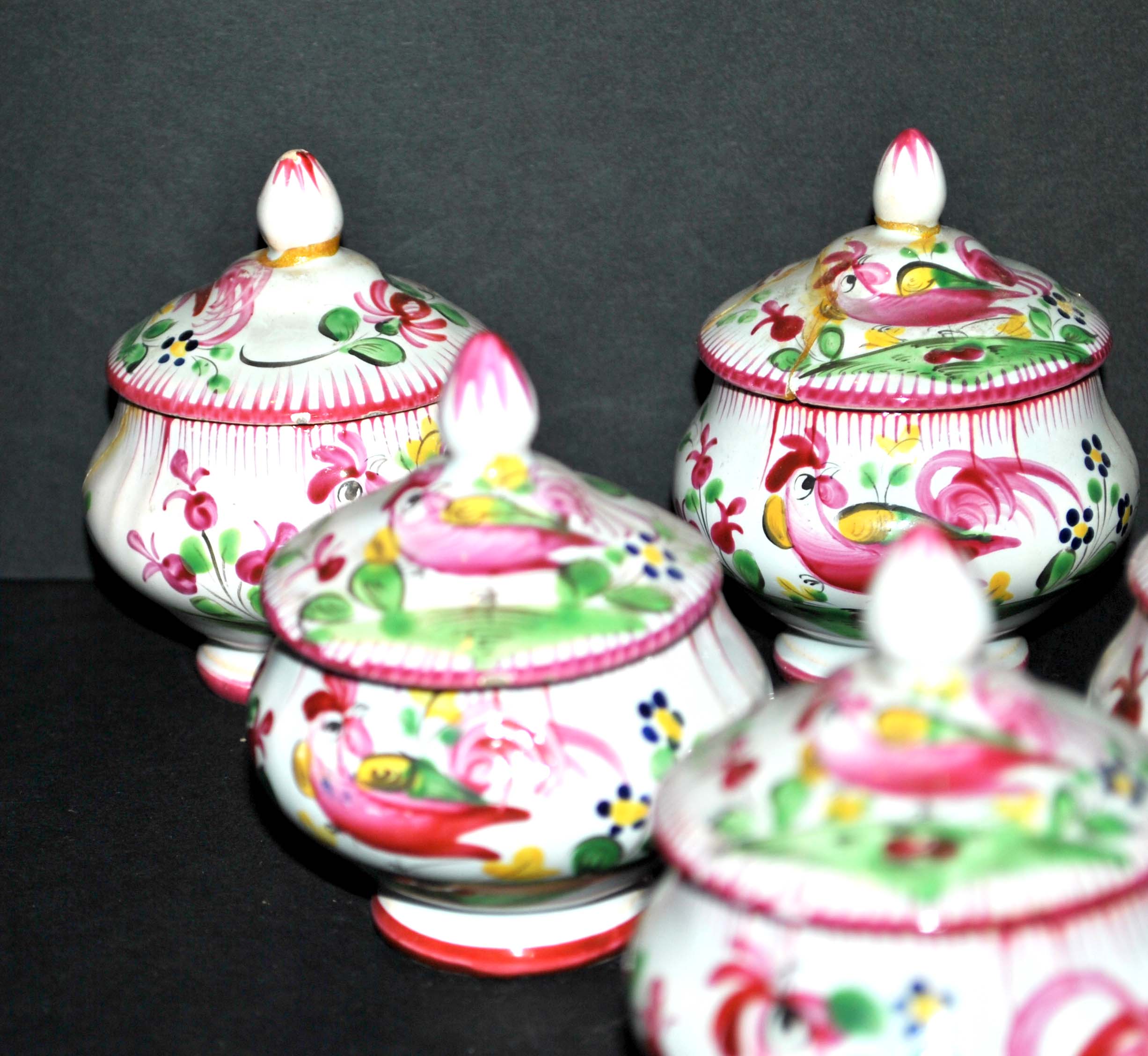 Set of 6 antique cream pots decorated with rooster decoration - Faïenceries de L'Est - Saint-Clément?
