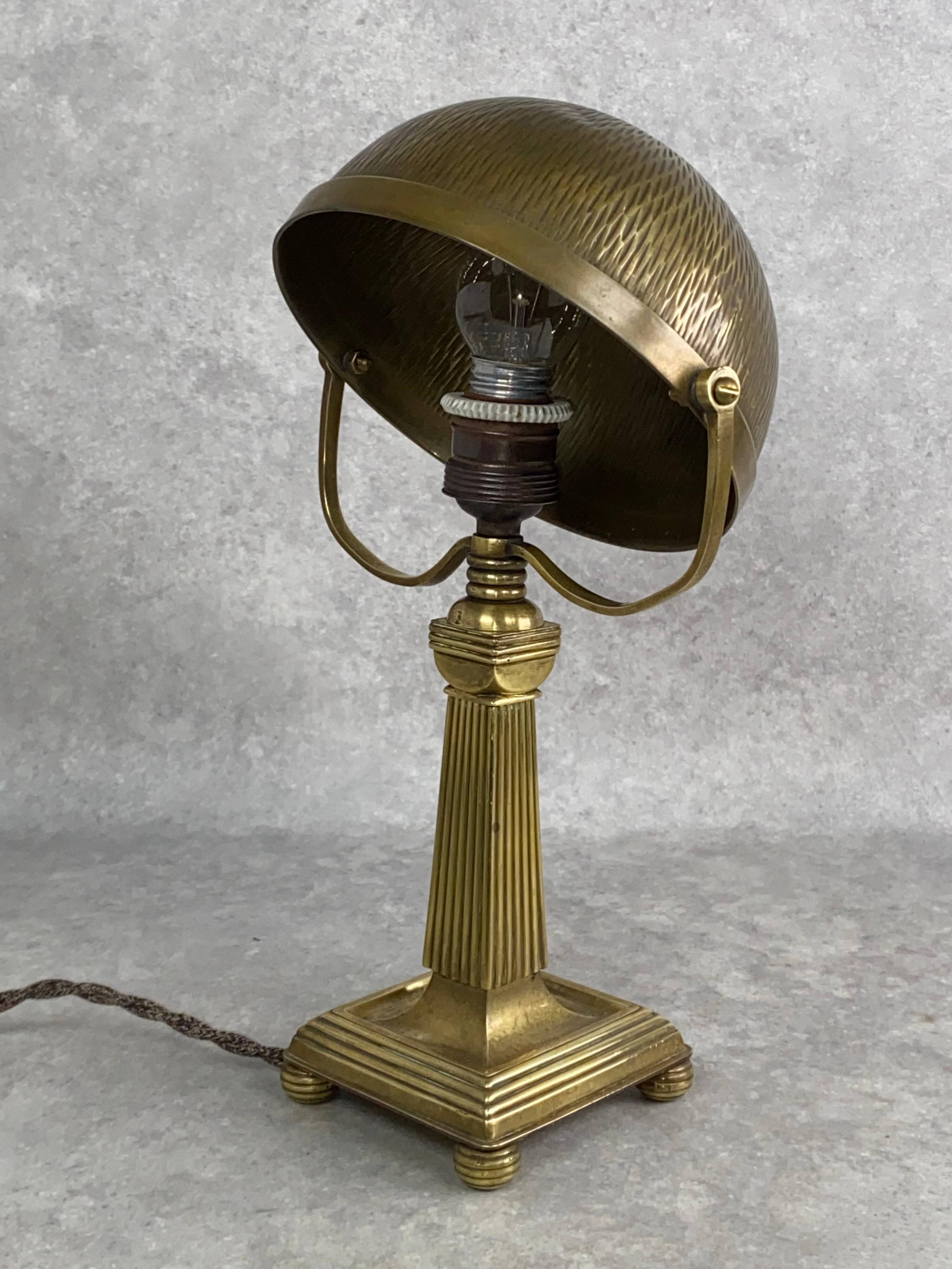 Lampe de table en laiton dans le style de la sécession viennoise