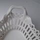 Corbeille en porcelaine blanche