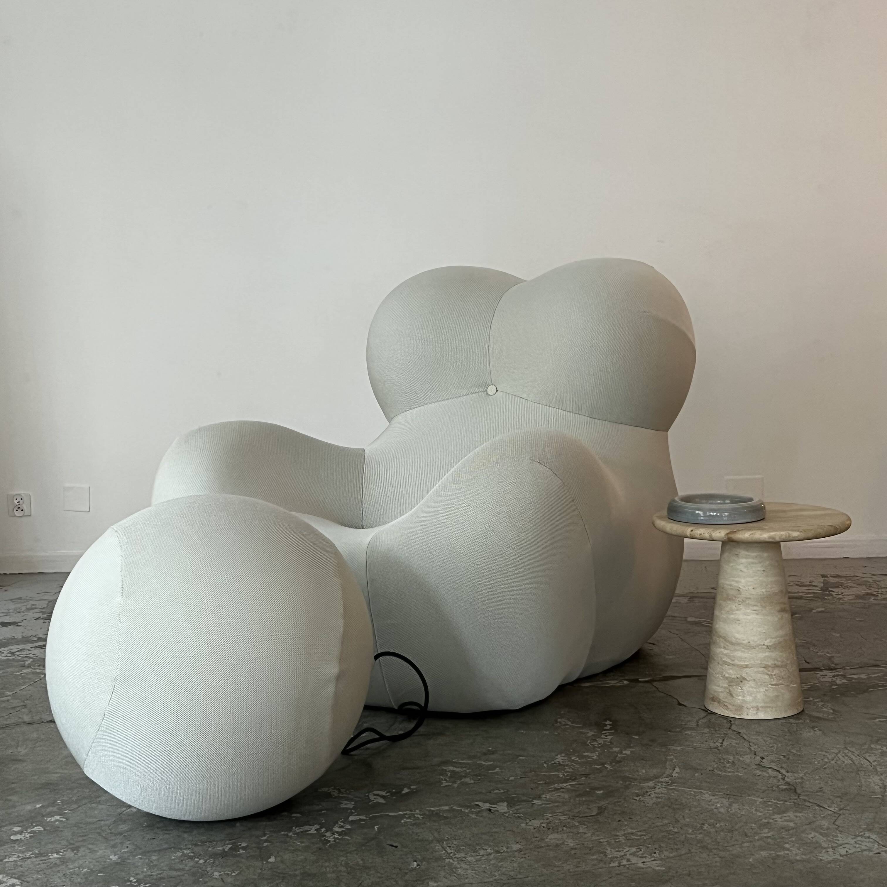 Armchair and footrest Up 5/6 La Mamma by Gaetano Pesce for B&B Italia 2000s edition