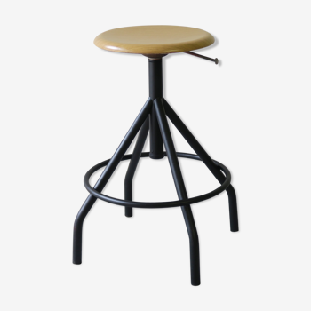 Tabouret industriel de marque Werzalit