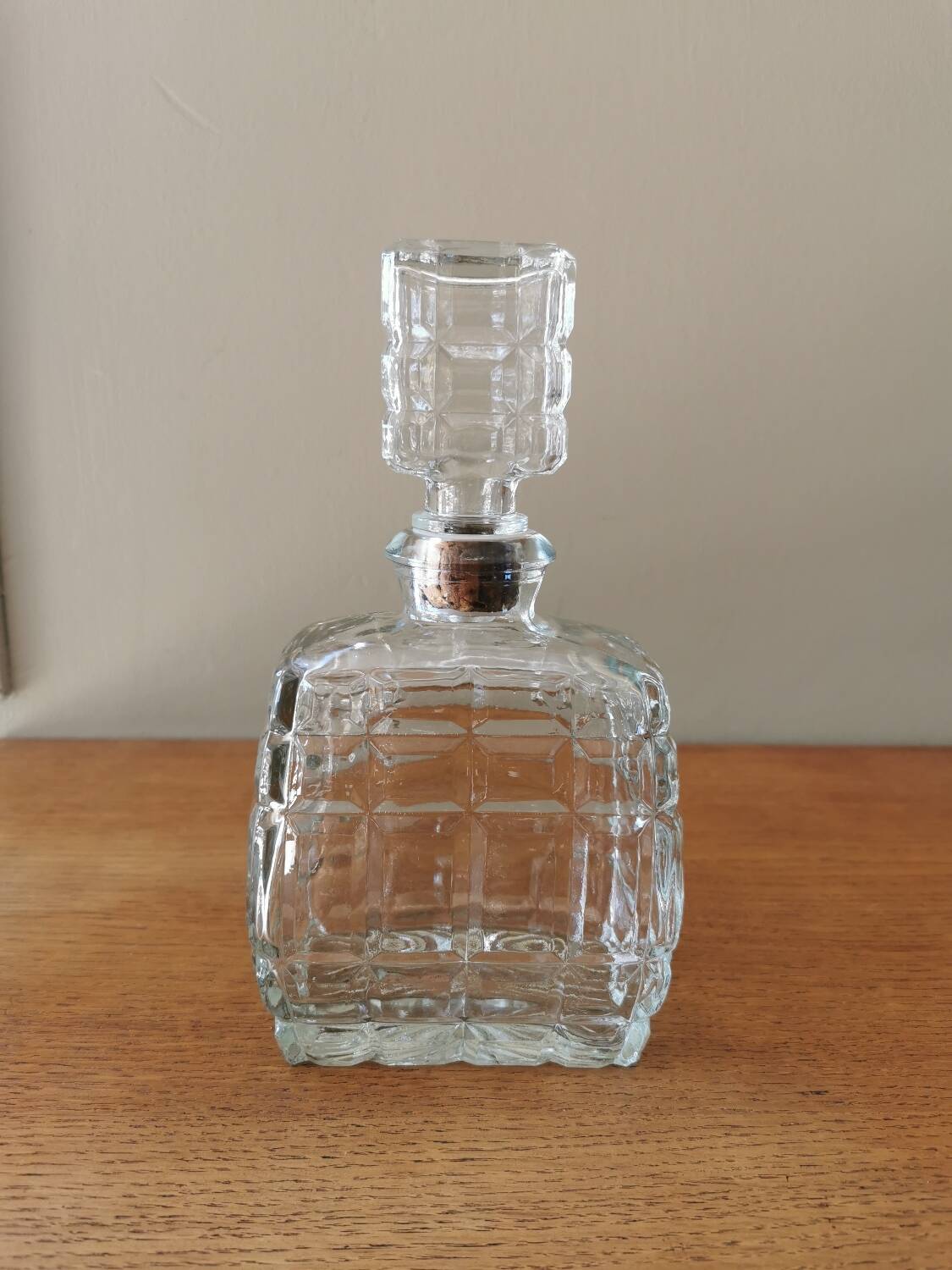 Carafe en verre forme flacon de parfum