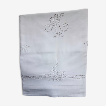 Cotton sheet embroidered Richelieu monogrammed "M"