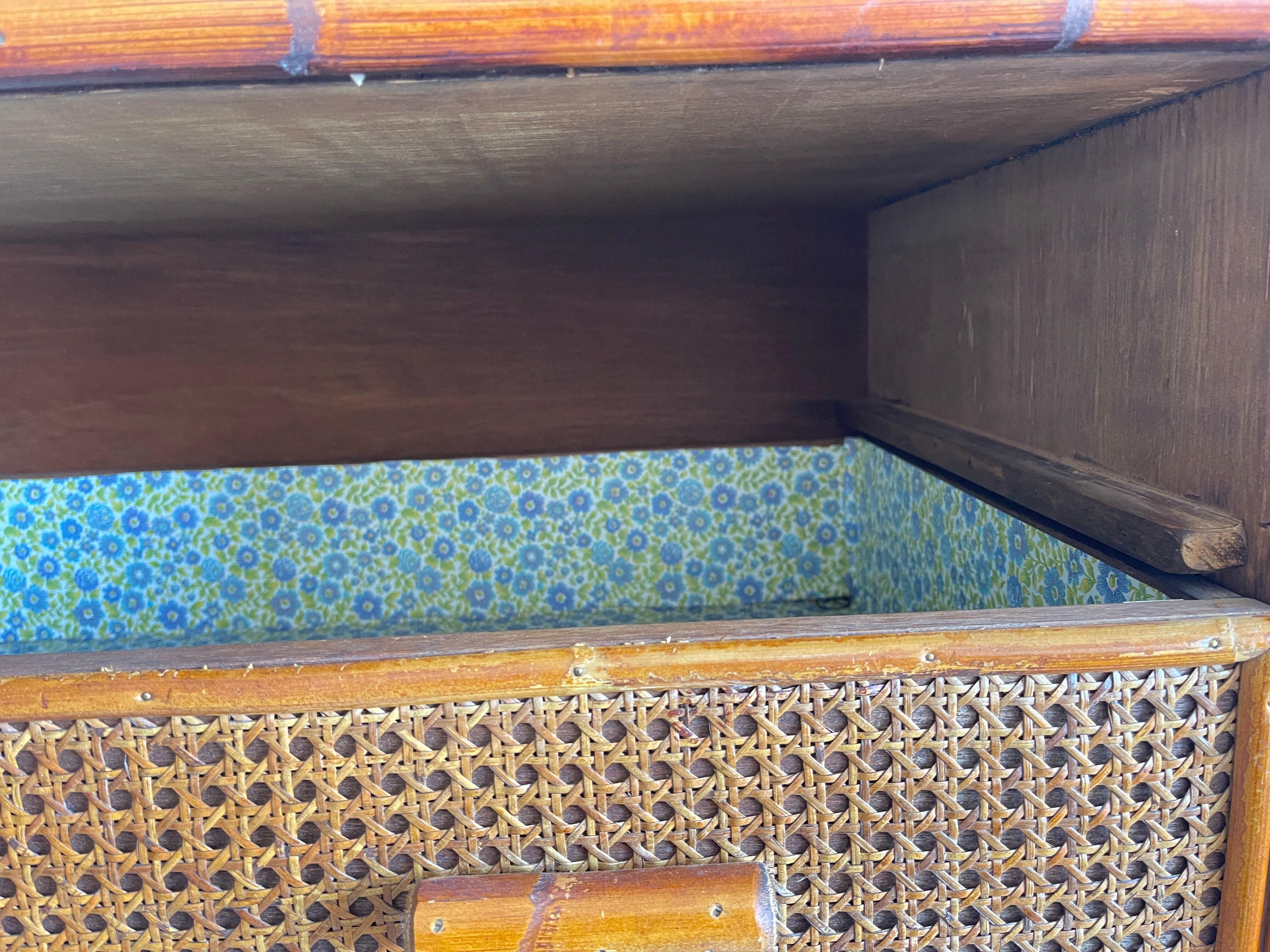 Commode  vintage en rotin et cannage