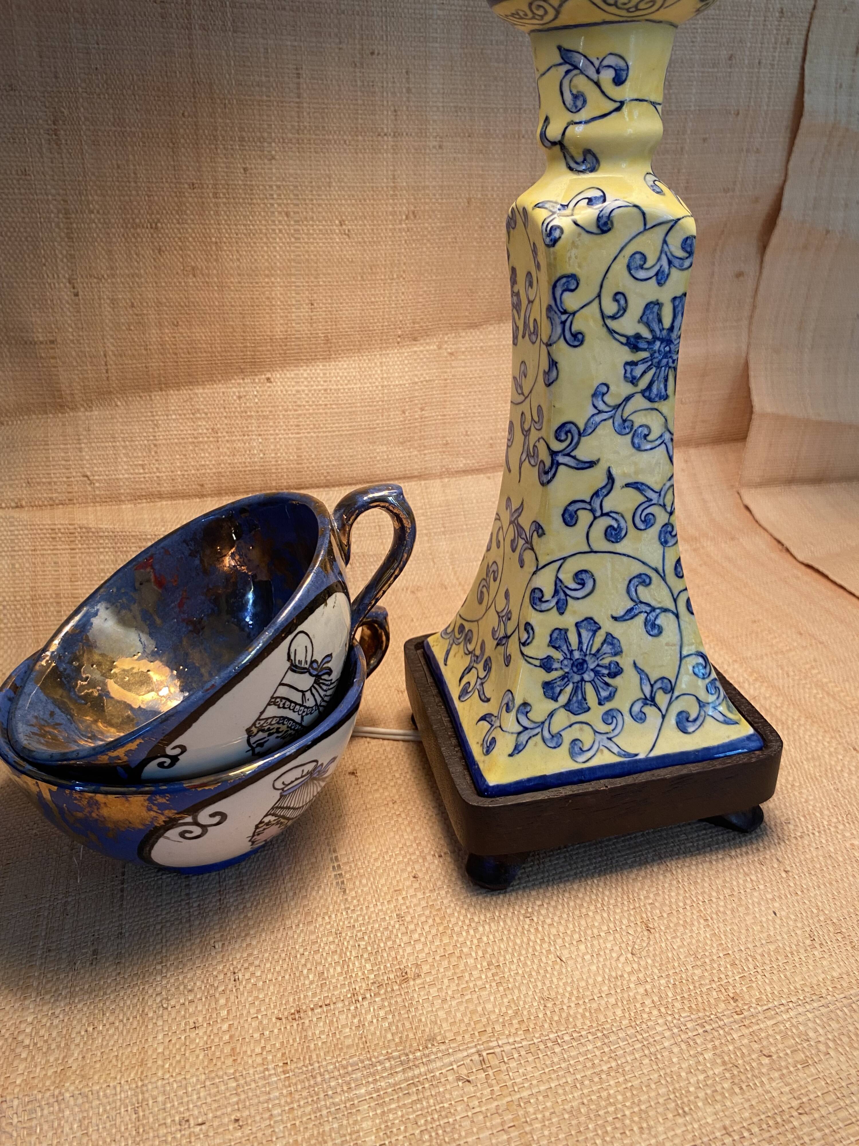 Ceramic lamp, new fabric cable, cotton lampshade.